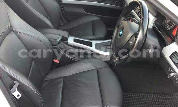 Acheter Occasion Voiture BMW 3–Series Blanc à Livingstone, Zambie Acheter Occasion Voiture BMW 3–Series Blanc à Livingstone, Zambie
