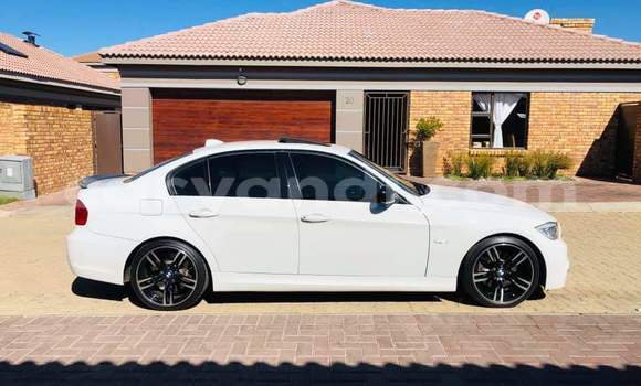 Acheter Occasion Voiture BMW 3–Series Blanc à Livingstone, Zambie Acheter Occasion Voiture BMW 3–Series Blanc à Livingstone, Zambie