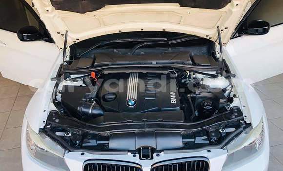 Acheter Occasion Voiture BMW 3–Series Blanc à Livingstone, Zambie Acheter Occasion Voiture BMW 3–Series Blanc à Livingstone, Zambie
