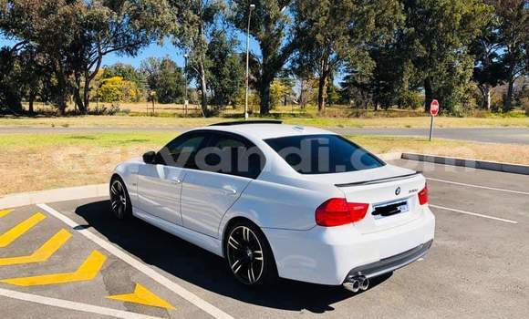 Acheter Occasion Voiture BMW 3–Series Blanc à Livingstone, Zambie Acheter Occasion Voiture BMW 3–Series Blanc à Livingstone, Zambie
