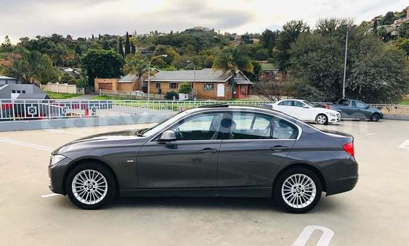 Tenga Tsaru BMW 3–Series Bhurawuni Mota in Kitwe in Zambia Tenga Tsaru BMW 3–Series Bhurawuni Mota in Kitwe in Zambia