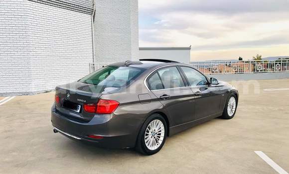 Tenga Tsaru BMW 3–Series Bhurawuni Mota in Kitwe in Zambia Tenga Tsaru BMW 3–Series Bhurawuni Mota in Kitwe in Zambia