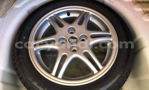 Acheter Occasion Voiture Toyota Corolla Blanc à Kitwe, Zambie Acheter Occasion Voiture Toyota Corolla Blanc à Kitwe, Zambie