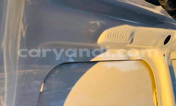 Acheter Occasion Voiture Toyota Corolla Blanc à Kitwe, Zambie Acheter Occasion Voiture Toyota Corolla Blanc à Kitwe, Zambie