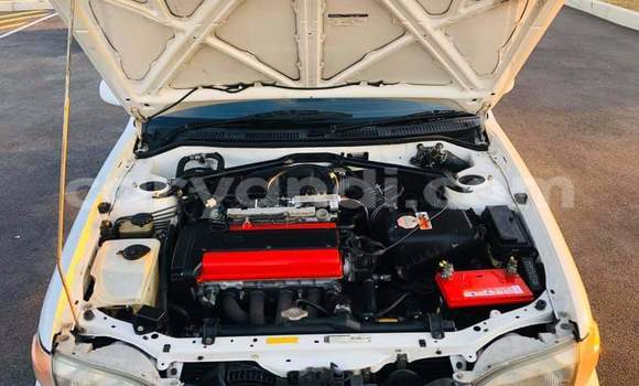 Acheter Occasion Voiture Toyota Corolla Blanc à Kitwe, Zambie Acheter Occasion Voiture Toyota Corolla Blanc à Kitwe, Zambie