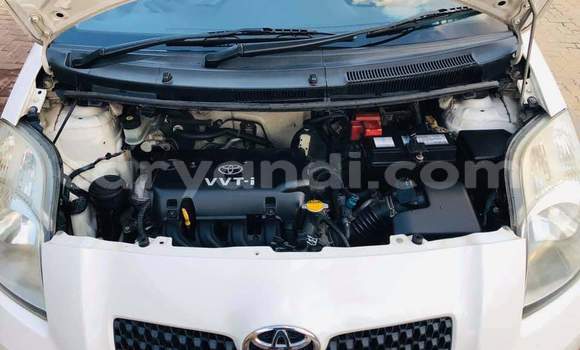 Buy Used Toyota Yaris White Car in Livingstone in Zambia Buy Used Toyota Yaris White Car in Livingstone in Zambia