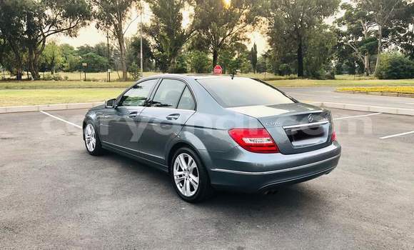 Acheter Occasion Voiture Mercedes‒Benz C–Class Gris à Livingstone, Zambie Acheter Occasion Voiture Mercedes‒Benz C–Class Gris à Livingstone, Zambie
