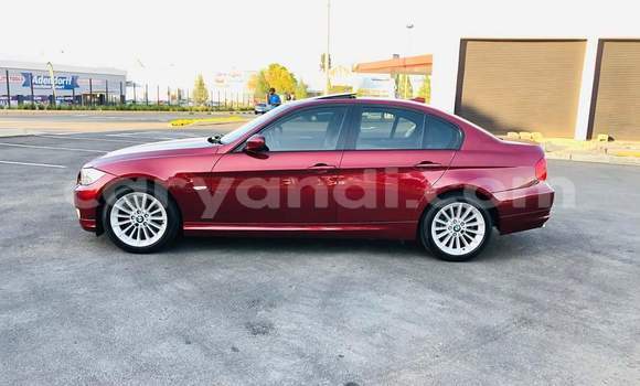 Tenga Tsaru BMW 3–Series Tsvuku Mota in Kitwe in Zambia Tenga Tsaru BMW 3–Series Tsvuku Mota in Kitwe in Zambia