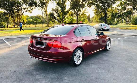 Tenga Tsaru BMW 3–Series Tsvuku Mota in Kitwe in Zambia Tenga Tsaru BMW 3–Series Tsvuku Mota in Kitwe in Zambia
