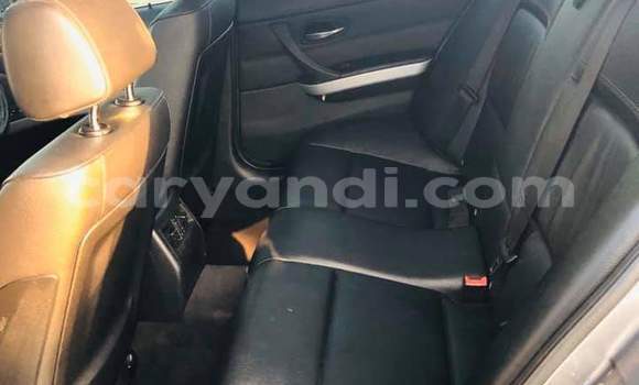 Acheter Occasion Voiture BMW 3–Series Gris à Kitwe, Zambie Acheter Occasion Voiture BMW 3–Series Gris à Kitwe, Zambie
