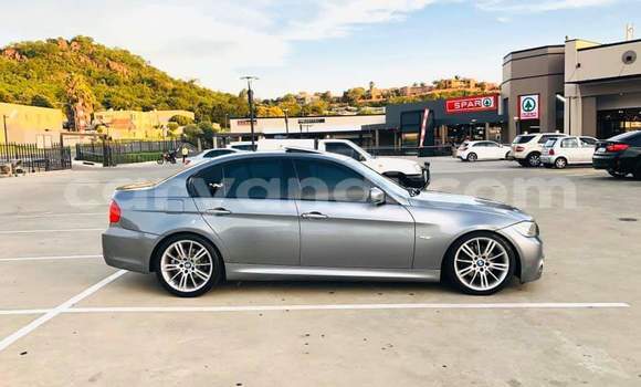 Acheter Occasion Voiture BMW 3–Series Gris à Kitwe, Zambie Acheter Occasion Voiture BMW 3–Series Gris à Kitwe, Zambie