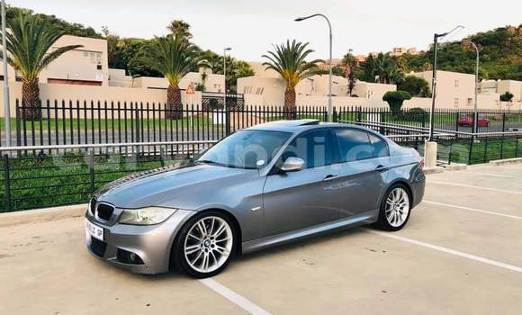 Acheter Occasion Voiture BMW 3–Series Gris à Kitwe, Zambie Acheter Occasion Voiture BMW 3–Series Gris à Kitwe, Zambie