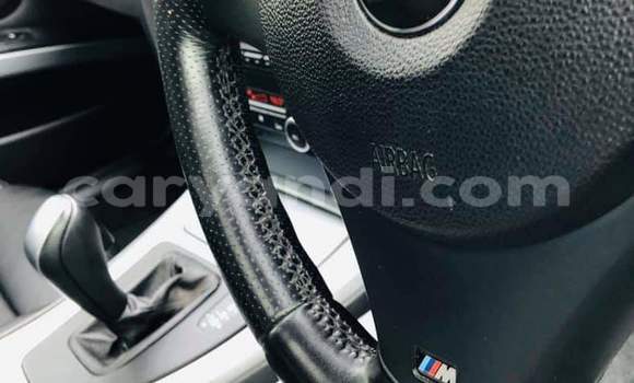 Acheter Occasion Voiture BMW 3–Series Gris à Zambèze, Nord-Ouest Acheter Occasion Voiture BMW 3–Series Gris à Zambèze, Nord-Ouest