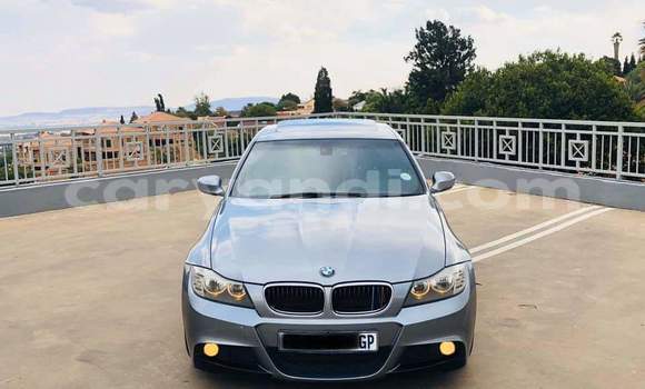 Acheter Occasion Voiture BMW 3–Series Gris à Zambèze, Nord-Ouest Acheter Occasion Voiture BMW 3–Series Gris à Zambèze, Nord-Ouest