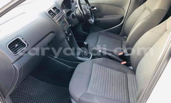 Acheter Occasion Voiture Volkswagen Polo Blanc à Livingstone, Zambie Acheter Occasion Voiture Volkswagen Polo Blanc à Livingstone, Zambie