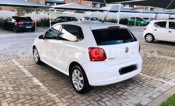Acheter Occasion Voiture Volkswagen Polo Blanc à Livingstone, Zambie Acheter Occasion Voiture Volkswagen Polo Blanc à Livingstone, Zambie