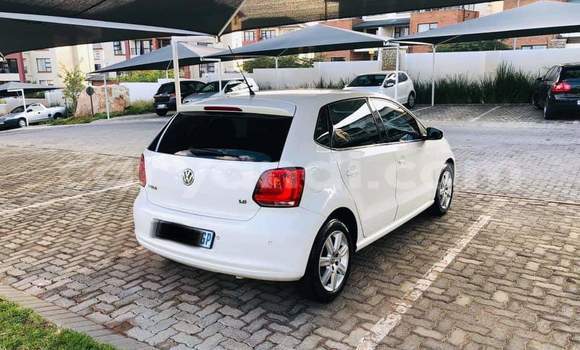 Acheter Occasion Voiture Volkswagen Polo Blanc à Livingstone, Zambie Acheter Occasion Voiture Volkswagen Polo Blanc à Livingstone, Zambie