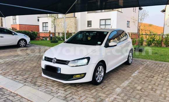 Acheter Occasion Voiture Volkswagen Polo Blanc à Livingstone, Zambie Acheter Occasion Voiture Volkswagen Polo Blanc à Livingstone, Zambie