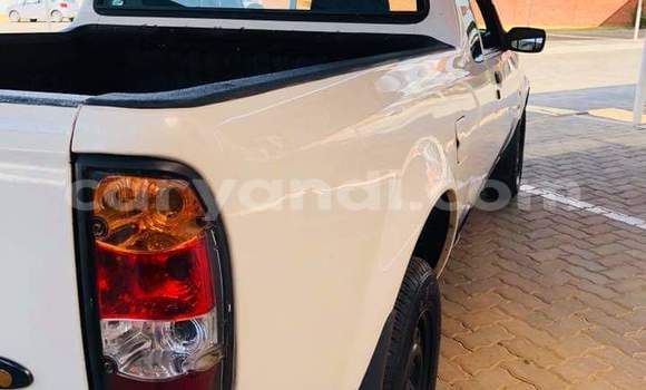 Acheter Occasion Voiture Ford Pickup Blanc à Kitwe, Zambie Acheter Occasion Voiture Ford Pickup Blanc à Kitwe, Zambie