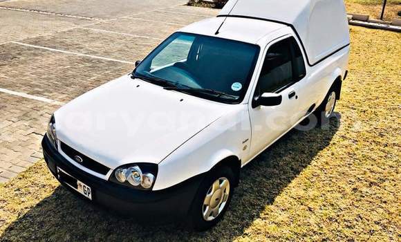 Nunua Ilio tumika Ford Pickup Nyeupe Gari ndani ya Zambezi nchini Kaskazini-Magharibi Nunua Ilio tumika Ford Pickup Nyeupe Gari ndani ya Zambezi nchini Kaskazini-Magharibi