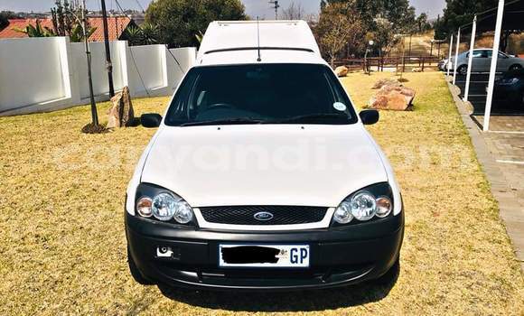 Nunua Ilio tumika Ford Pickup Nyeupe Gari ndani ya Zambezi nchini Kaskazini-Magharibi Nunua Ilio tumika Ford Pickup Nyeupe Gari ndani ya Zambezi nchini Kaskazini-Magharibi