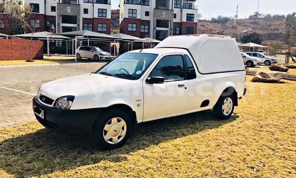 Nunua Ilio tumika Ford Pickup Nyeupe Gari ndani ya Zambezi nchini Kaskazini-Magharibi Nunua Ilio tumika Ford Pickup Nyeupe Gari ndani ya Zambezi nchini Kaskazini-Magharibi