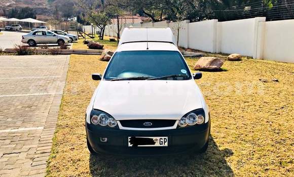 Nunua Ilio tumika Ford Pickup Nyeupe Gari ndani ya Zambezi nchini Kaskazini-Magharibi Nunua Ilio tumika Ford Pickup Nyeupe Gari ndani ya Zambezi nchini Kaskazini-Magharibi