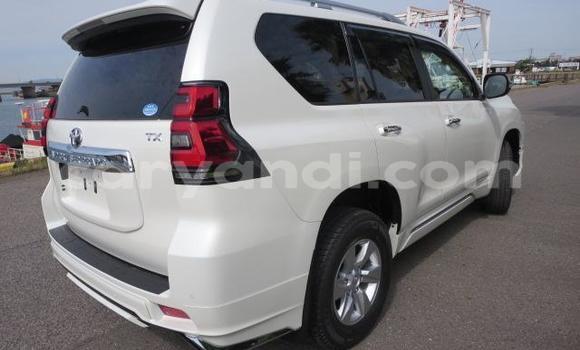 Acheter Occasion Voiture Toyota Land Cruiser Prado Blanc à Lusaka, Zambie Acheter Occasion Voiture Toyota Land Cruiser Prado Blanc à Lusaka, Zambie