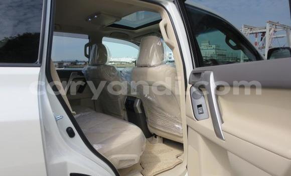 Acheter Occasion Voiture Toyota Land Cruiser Prado Blanc à Lusaka, Zambie Acheter Occasion Voiture Toyota Land Cruiser Prado Blanc à Lusaka, Zambie