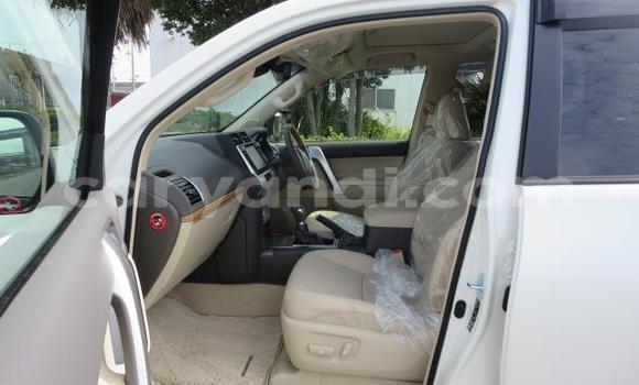 Acheter Occasion Voiture Toyota Land Cruiser Prado Blanc à Lusaka, Zambie Acheter Occasion Voiture Toyota Land Cruiser Prado Blanc à Lusaka, Zambie