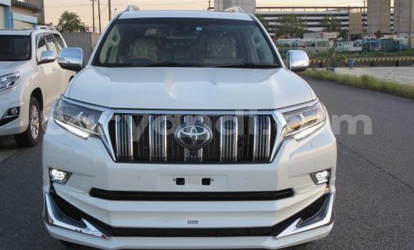 Acheter Occasion Voiture Toyota Land Cruiser Prado Blanc à Lusaka, Zambie Acheter Occasion Voiture Toyota Land Cruiser Prado Blanc à Lusaka, Zambie