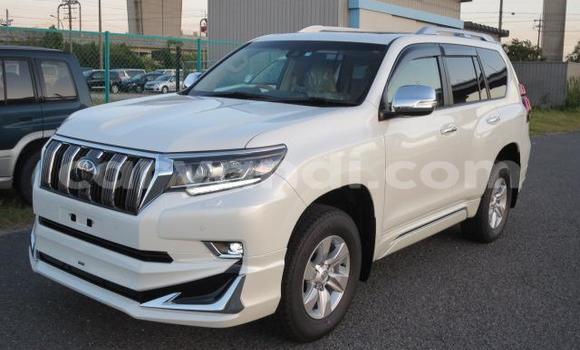 Acheter Occasion Voiture Toyota Land Cruiser Prado Blanc à Lusaka, Zambie Acheter Occasion Voiture Toyota Land Cruiser Prado Blanc à Lusaka, Zambie