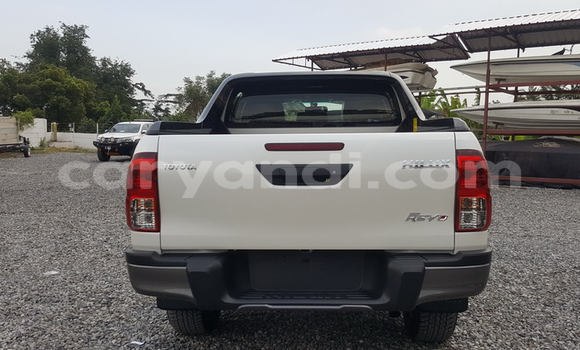 Buy Used Toyota Hiluxe Revo White Car in Lusaka in Zambia Buy Used Toyota Hiluxe Revo White Car in Lusaka in Zambia