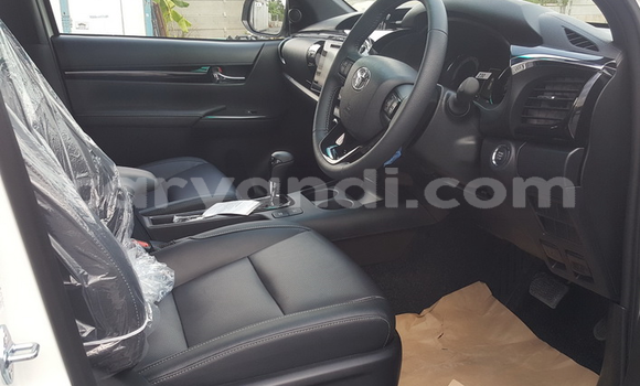 Buy Used Toyota Hiluxe Revo White Car in Lusaka in Zambia Buy Used Toyota Hiluxe Revo White Car in Lusaka in Zambia