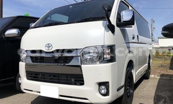 Buy Used Toyota Hiace White Car in Chilanga in Lusaka Buy Used Toyota Hiace White Car in Chilanga in Lusaka