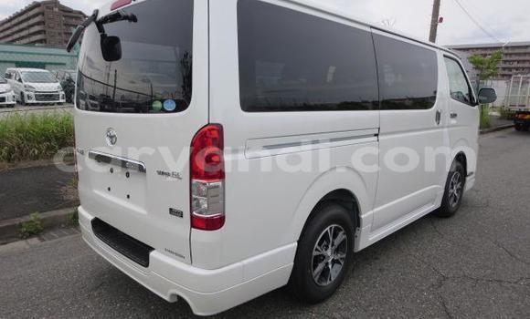 Buy Used Toyota Hiace White Car in Kitwe in Zambia Buy Used Toyota Hiace White Car in Kitwe in Zambia
