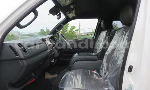Buy Used Toyota Hiace White Car in Kitwe in Zambia Buy Used Toyota Hiace White Car in Kitwe in Zambia