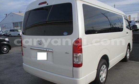 Buy Used Toyota Hiace White Car in Chilanga in Lusaka Buy Used Toyota Hiace White Car in Chilanga in Lusaka