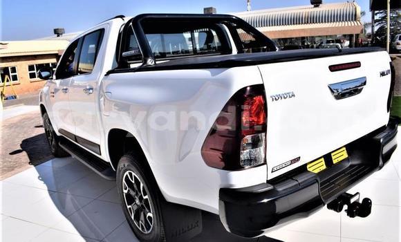 Acheter Occasion Voiture Toyota Hilux Blanc à Kabwe, Zambie Acheter Occasion Voiture Toyota Hilux Blanc à Kabwe, Zambie