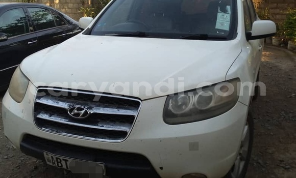 Buy Used Hyundai Santa Fe White Car in Lusaka in Zambia Buy Used Hyundai Santa Fe White Car in Lusaka in Zambia