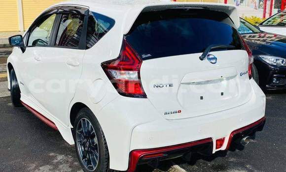 Acheter Occasion Voiture Nissan Note Blanc à Livingstone, Zambie Acheter Occasion Voiture Nissan Note Blanc à Livingstone, Zambie