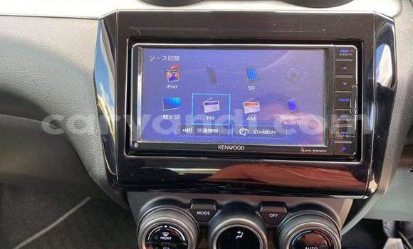 Acheter Occasion Voiture Suzuki Swift Bleu à Lusaka, Zambie Acheter Occasion Voiture Suzuki Swift Bleu à Lusaka, Zambie