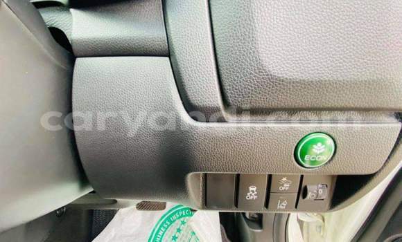 Acheter Occasion Voiture Honda FIT Blanc à Livingstone, Zambie Acheter Occasion Voiture Honda FIT Blanc à Livingstone, Zambie