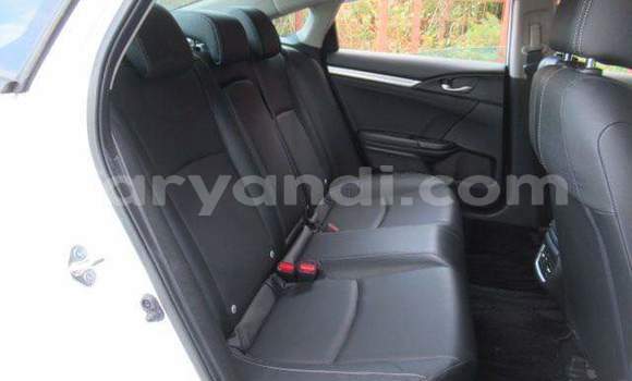 Acheter Occasion Voiture Honda Civic Blanc à Livingstone, Zambie Acheter Occasion Voiture Honda Civic Blanc à Livingstone, Zambie