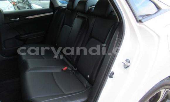 Acheter Occasion Voiture Honda Civic Blanc à Livingstone, Zambie Acheter Occasion Voiture Honda Civic Blanc à Livingstone, Zambie