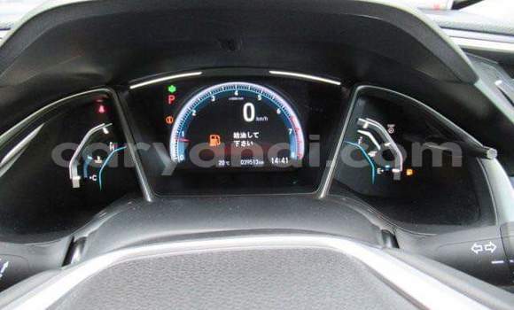 Acheter Occasion Voiture Honda Civic Blanc à Livingstone, Zambie Acheter Occasion Voiture Honda Civic Blanc à Livingstone, Zambie