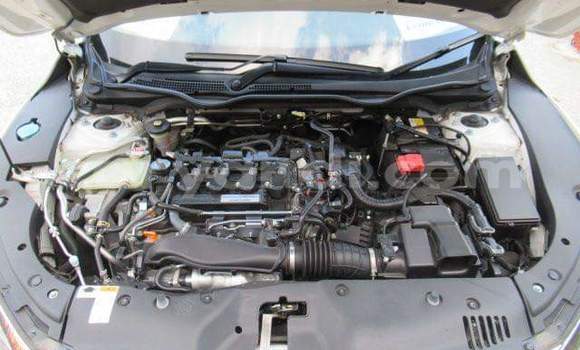 Acheter Occasion Voiture Honda Civic Blanc à Livingstone, Zambie Acheter Occasion Voiture Honda Civic Blanc à Livingstone, Zambie