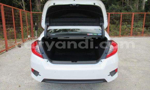 Acheter Occasion Voiture Honda Civic Blanc à Livingstone, Zambie Acheter Occasion Voiture Honda Civic Blanc à Livingstone, Zambie