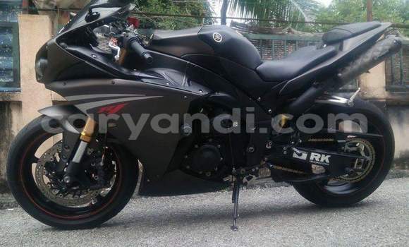 Acheter Occasion Moto Yamaha R1 Noir à Chipata, Zambie Acheter Occasion Moto Yamaha R1 Noir à Chipata, Zambie