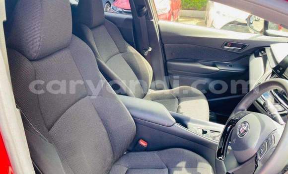 Acheter Occasion Voiture Toyota C-HR Rouge à Livingstone, Zambie Acheter Occasion Voiture Toyota C-HR Rouge à Livingstone, Zambie